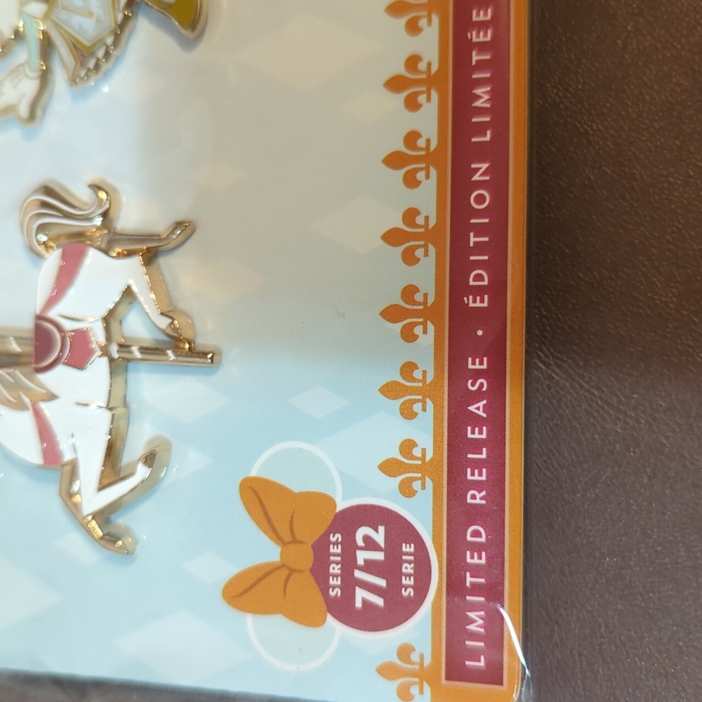 Disney Minnie Mouse The Main Attraction Pin Set King Arthur’s Carousel Limited - Picture 6 of 8